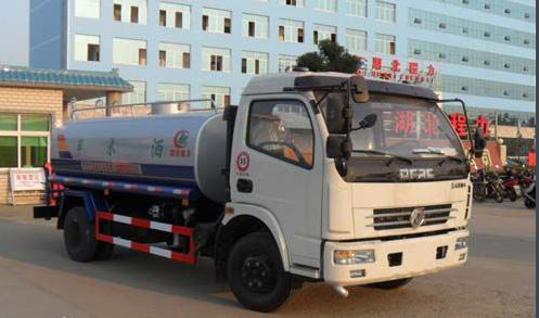 常州市厂家直销 多功能5-6吨绿化喷洒车与肉钩车解决方案